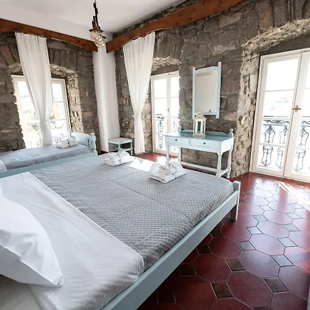 Dionysos Hotel Poros Town