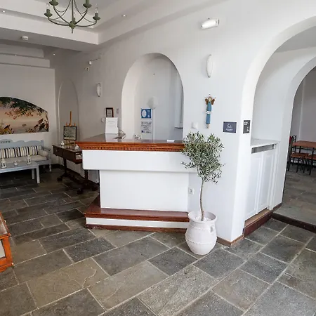 Dionysos 3* Poros Town