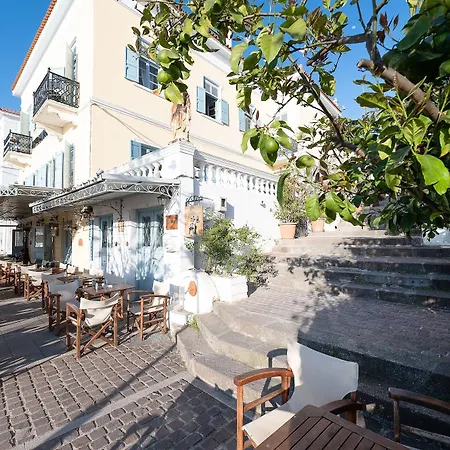 Dionysos 3* Poros Town