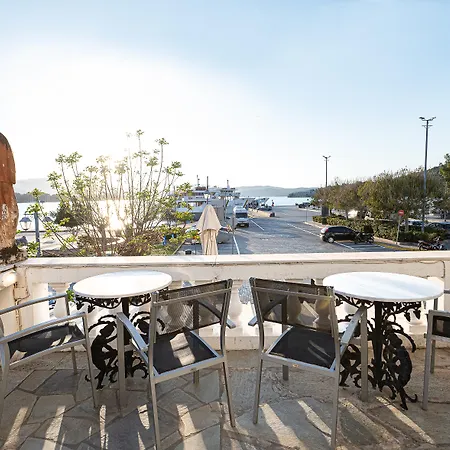 Dionysos Hotel 3*